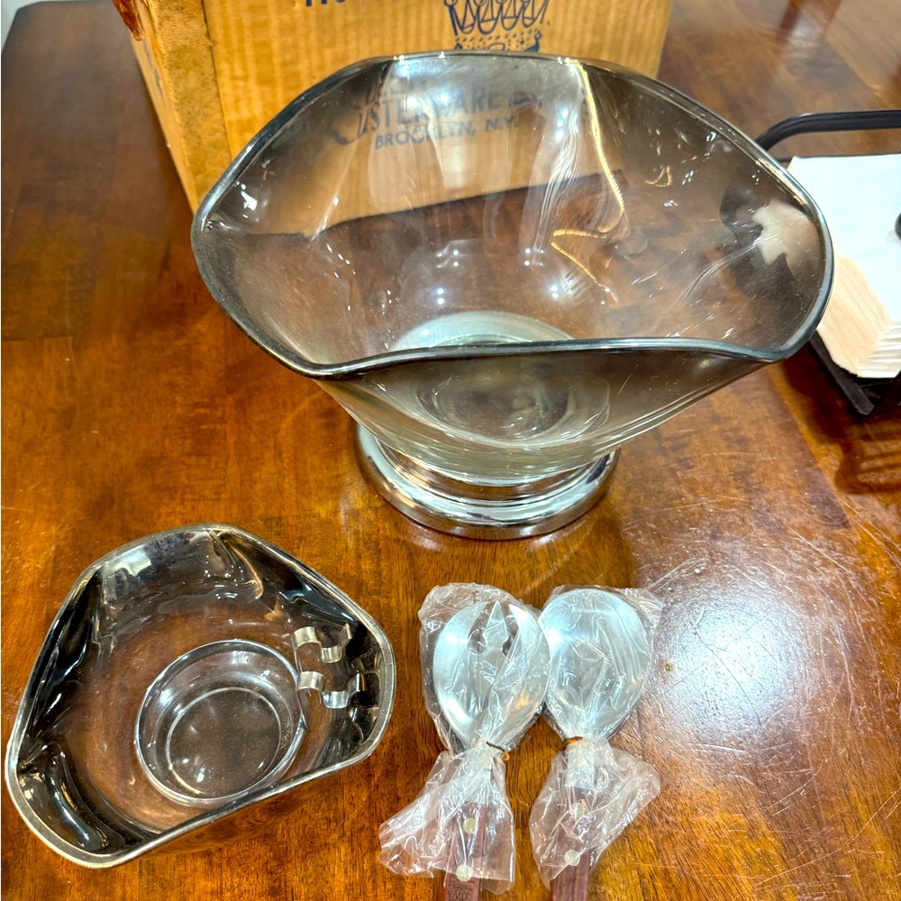 Vintage 1960s Dorothy Thorpe Queens Lusterware Triangle Glass Bowl